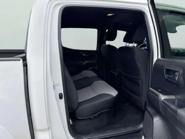 Toyota Tacoma photo 44
