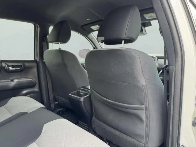 Toyota Tacoma photo 48