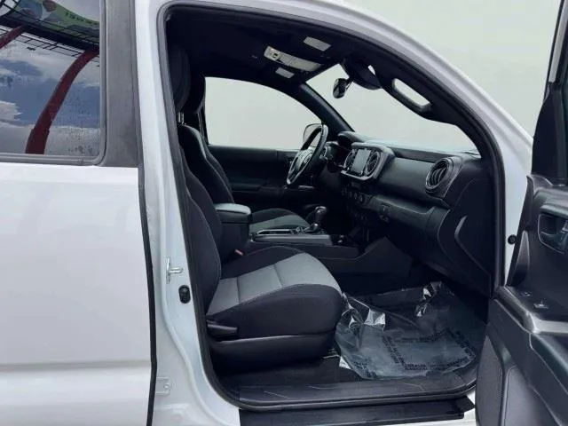 Toyota Tacoma photo 51