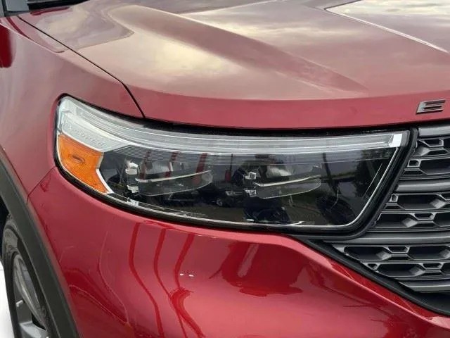 Ford Explorer photo 11