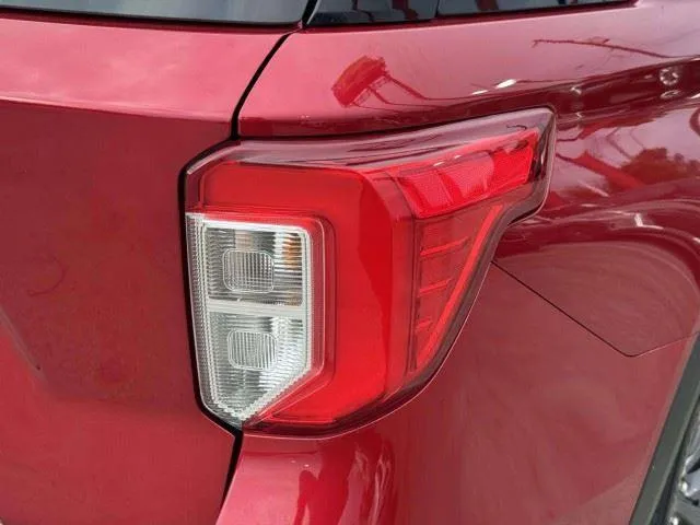 Ford Explorer photo 16
