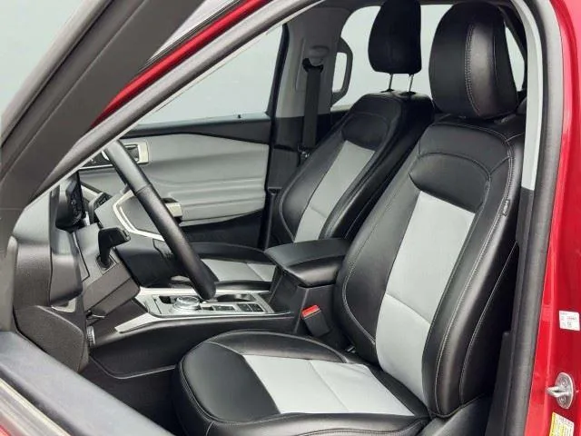 Ford Explorer photo 20