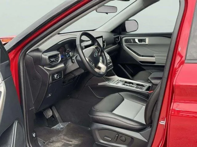 Ford Explorer photo 21