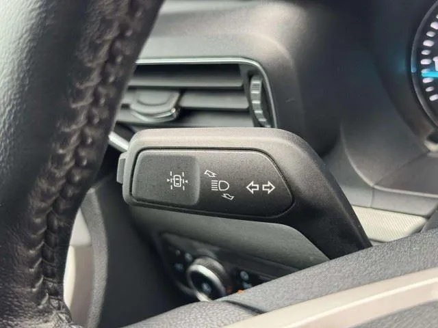 Ford Explorer photo 25