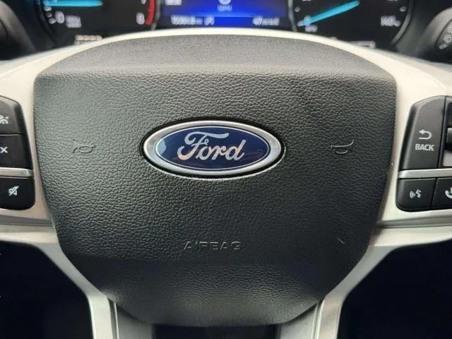 Ford Explorer photo 29