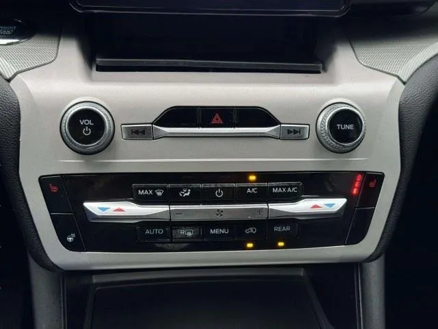 Ford Explorer photo 33