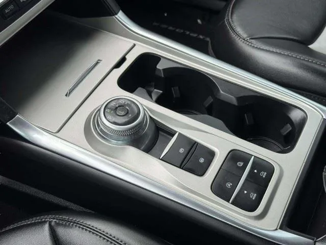 Ford Explorer photo 34
