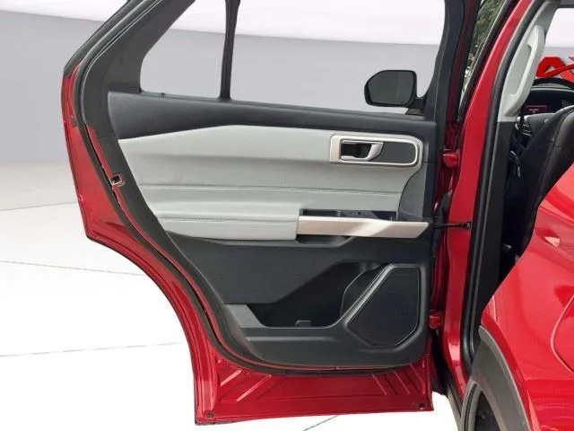 Ford Explorer photo 37