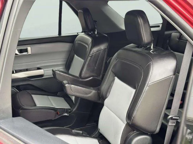 Ford Explorer photo 39