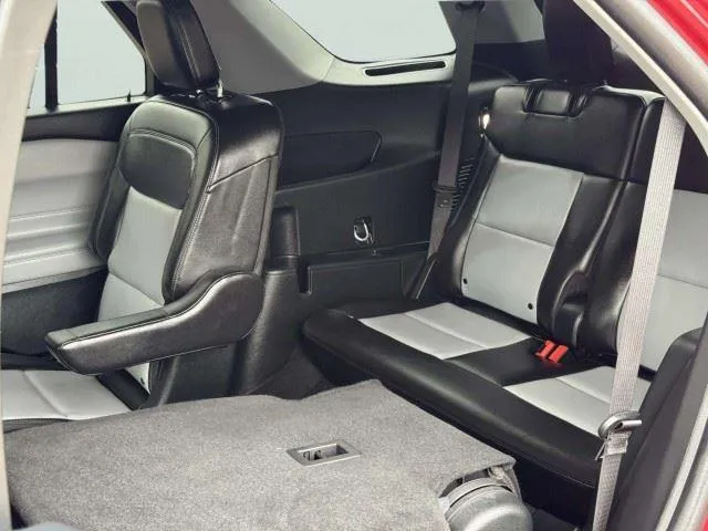 Ford Explorer photo 46