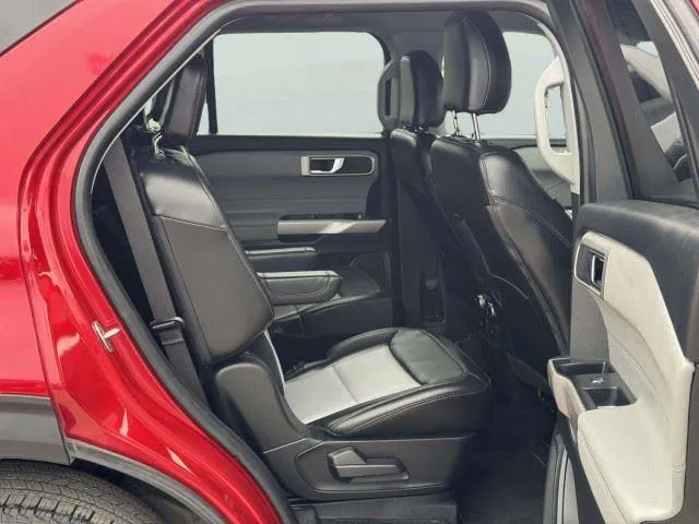 Ford Explorer photo 48