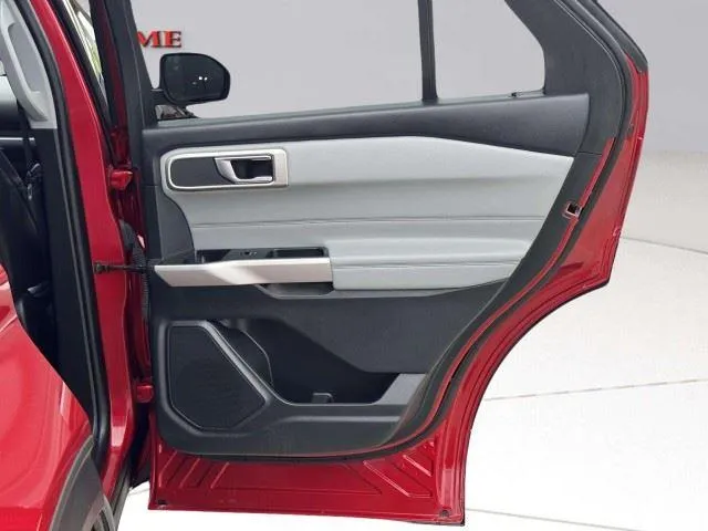 Ford Explorer photo 49