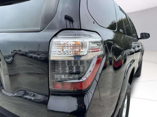 Toyota 4Runner photo 18