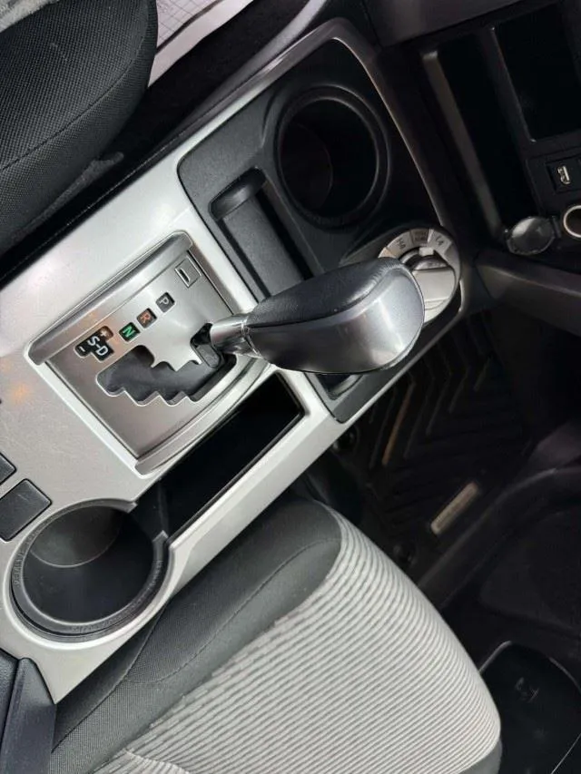 Toyota 4Runner photo 36