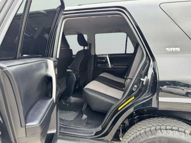Toyota 4Runner photo 38