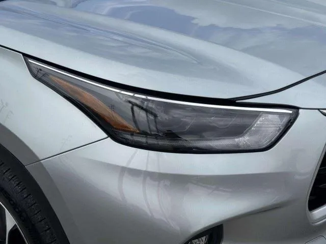Toyota Highlander photo 11