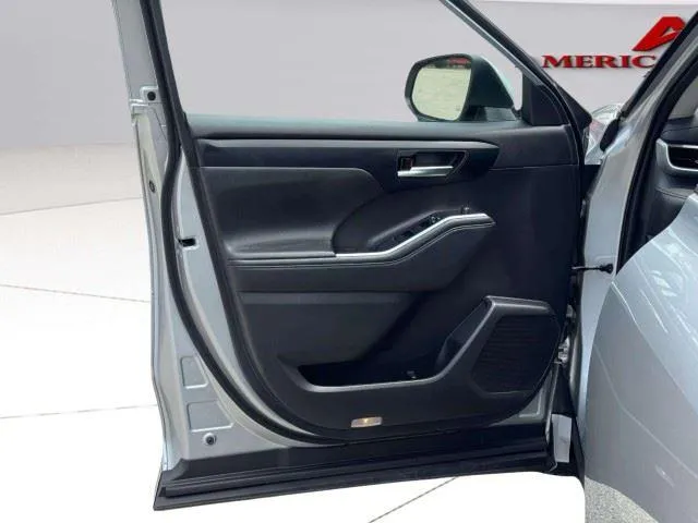Toyota Highlander photo 18