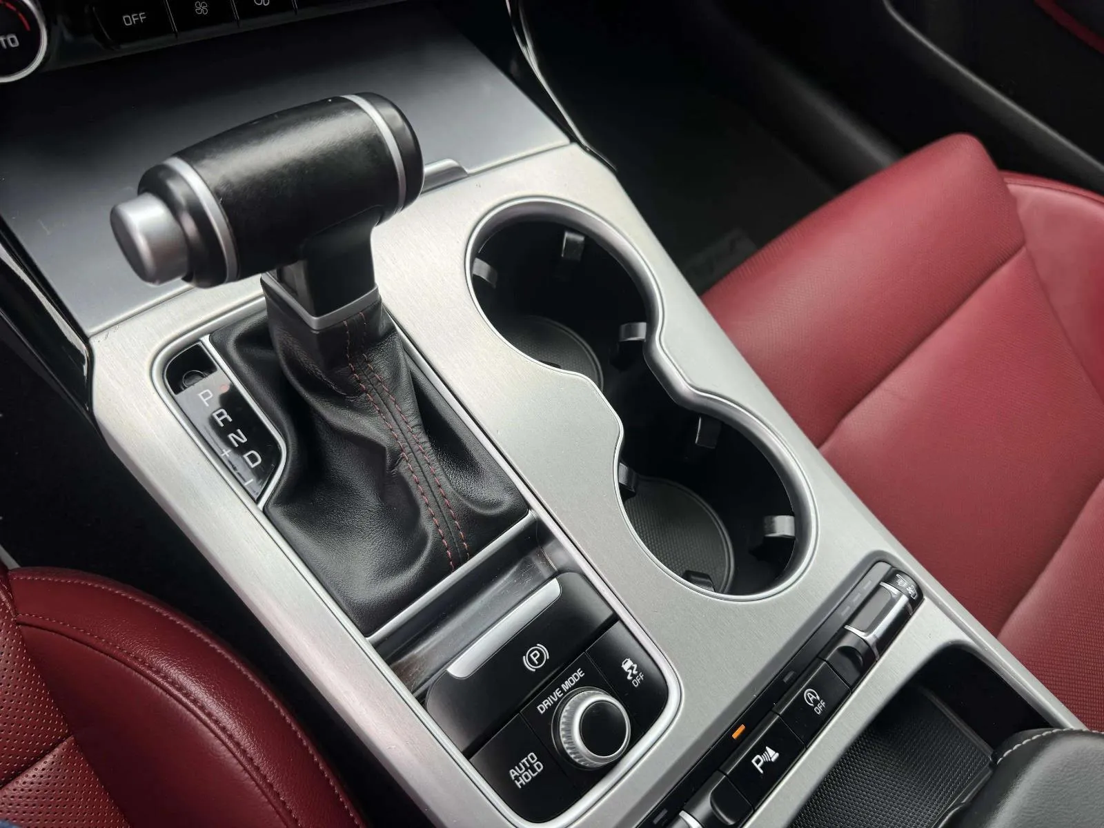 Kia Stinger photo 26