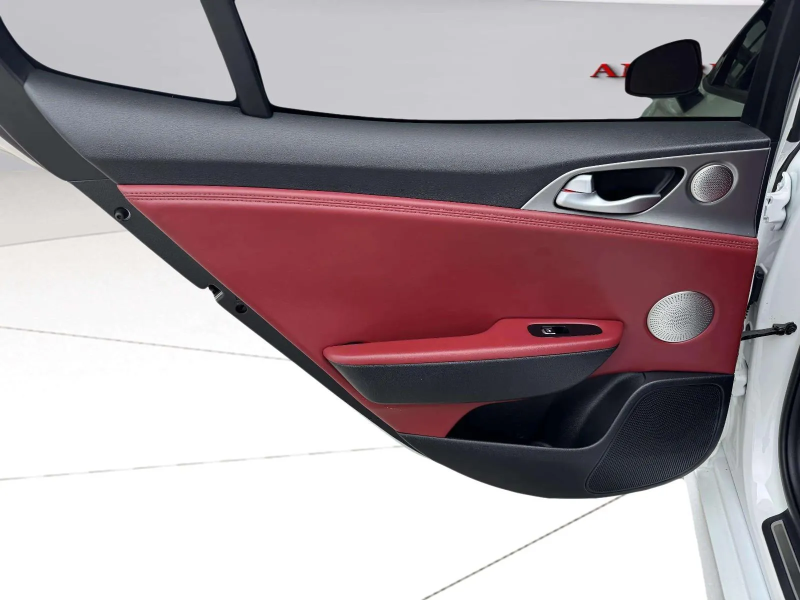 Kia Stinger photo 29