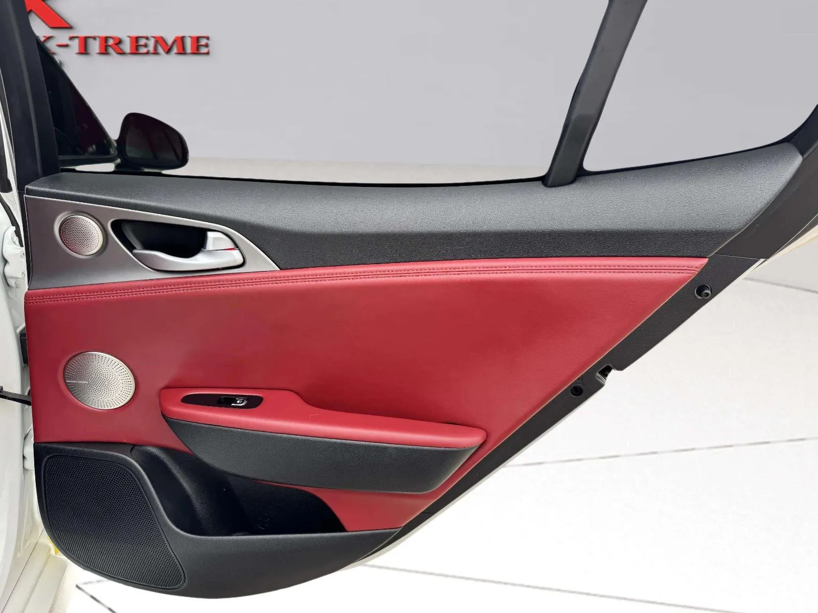 Kia Stinger photo 35
