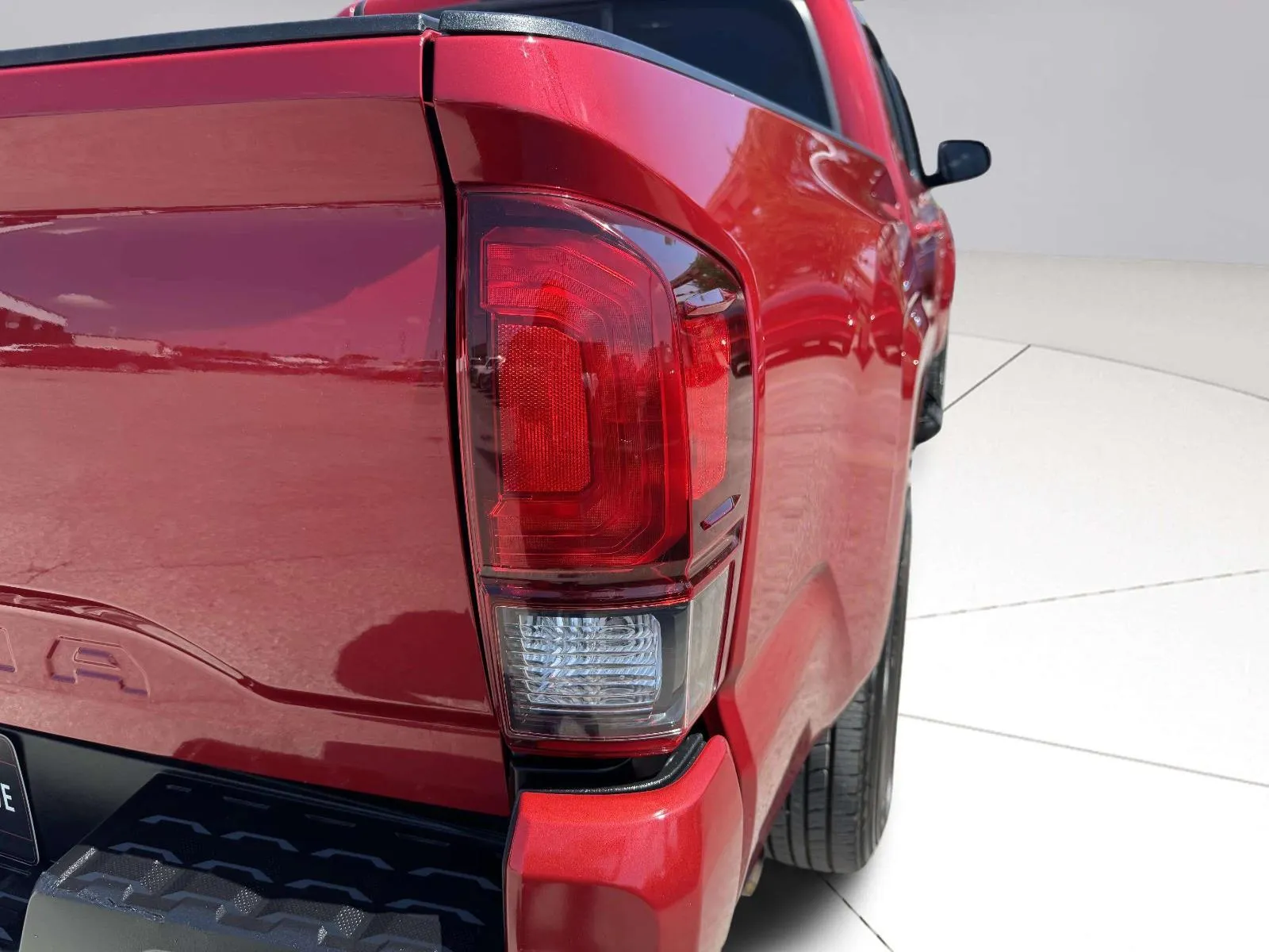 Toyota Tacoma photo 17