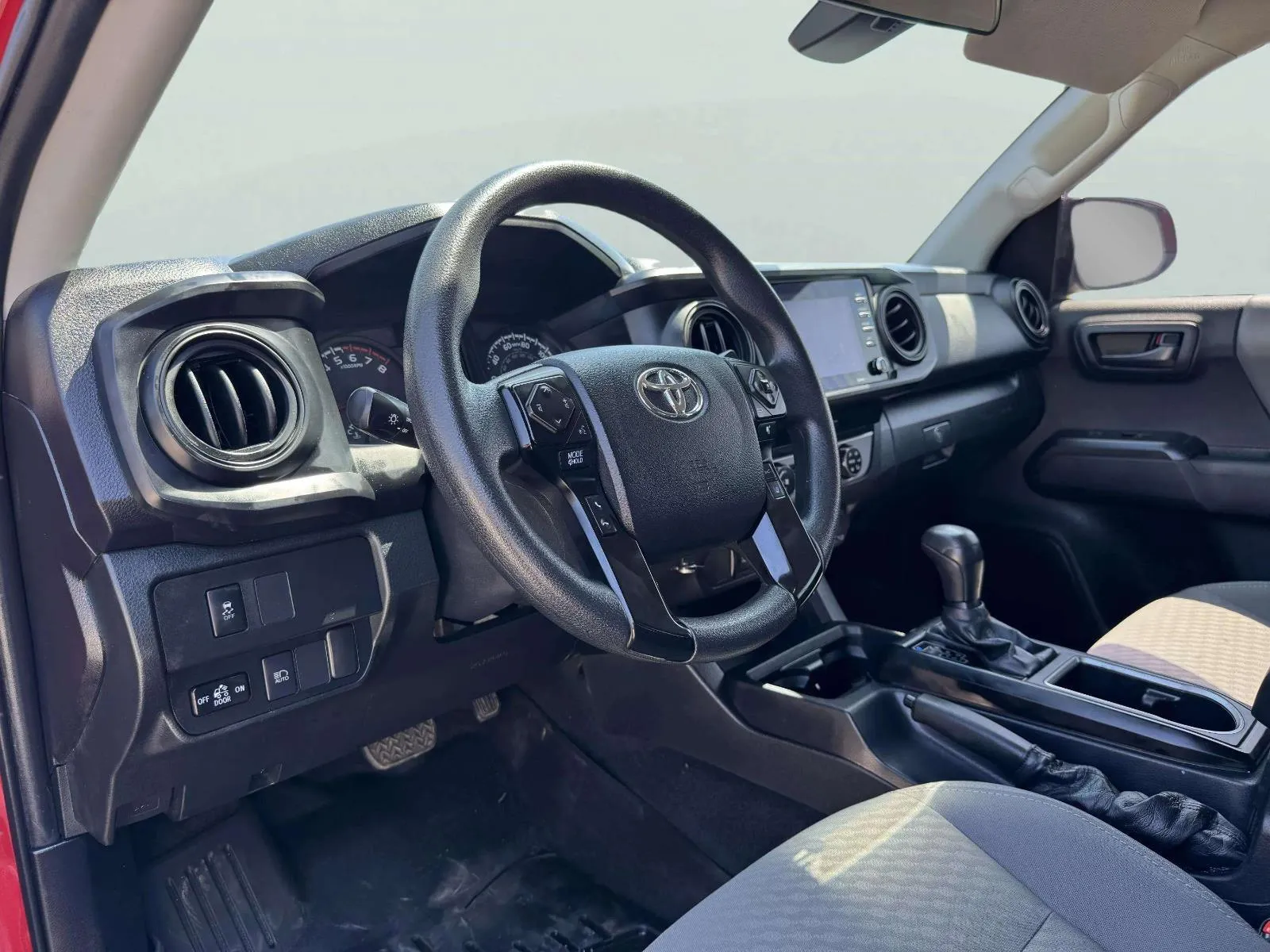 Toyota Tacoma photo 22