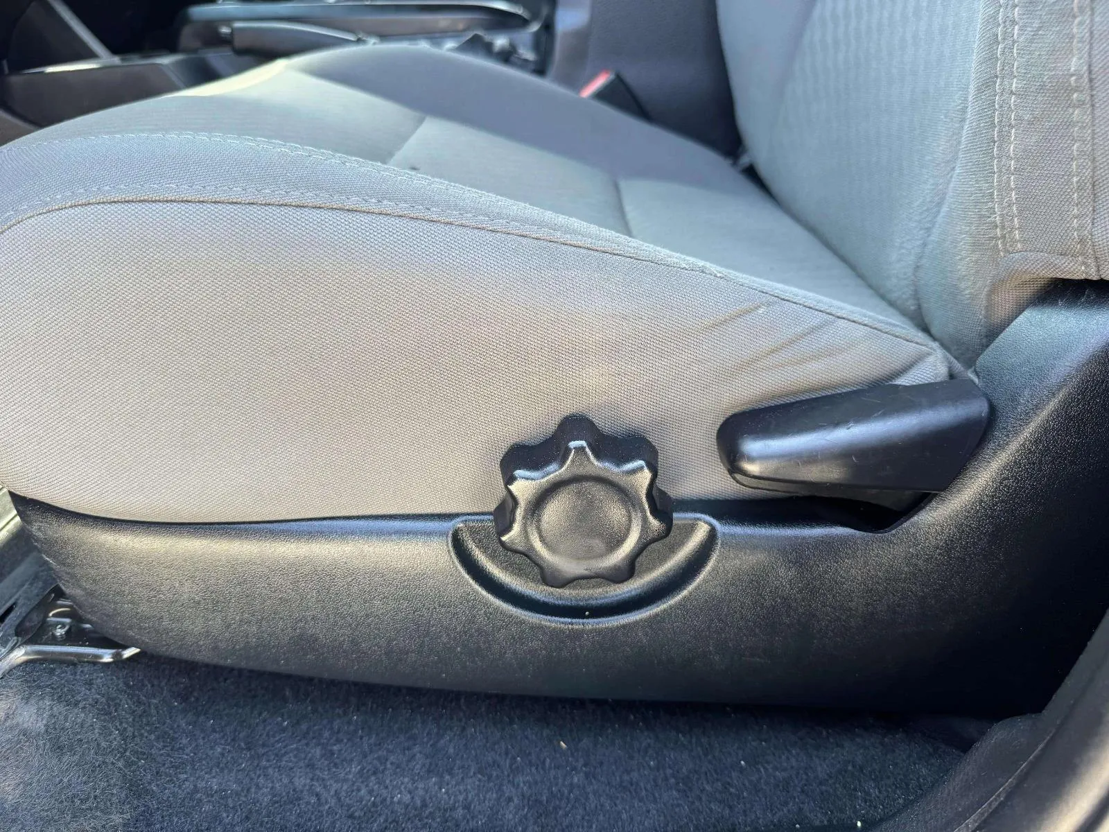 Toyota Tacoma photo 23