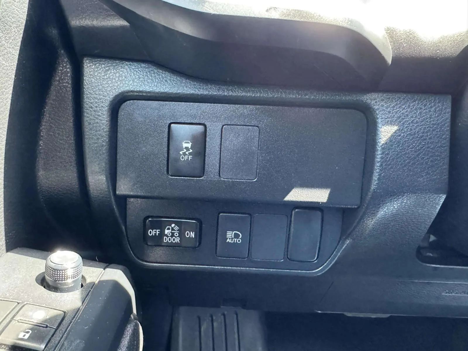 Toyota Tacoma photo 24