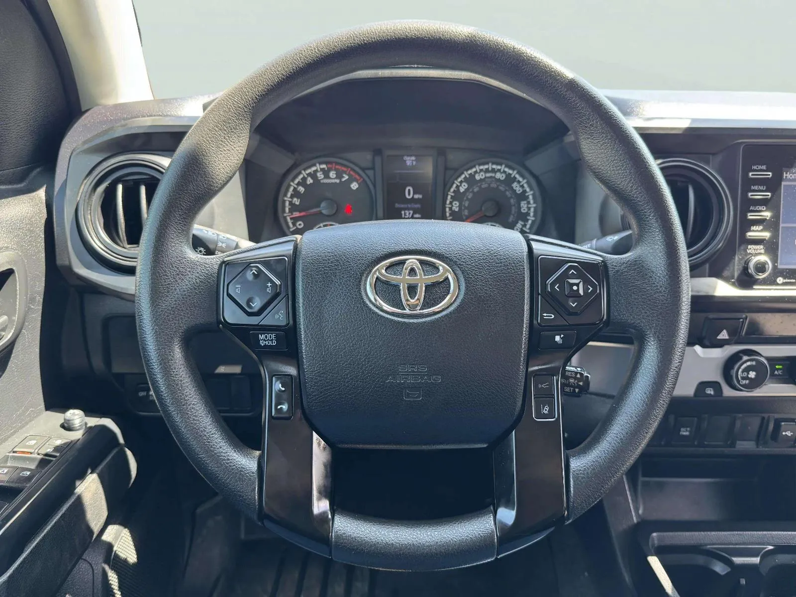 Toyota Tacoma photo 31