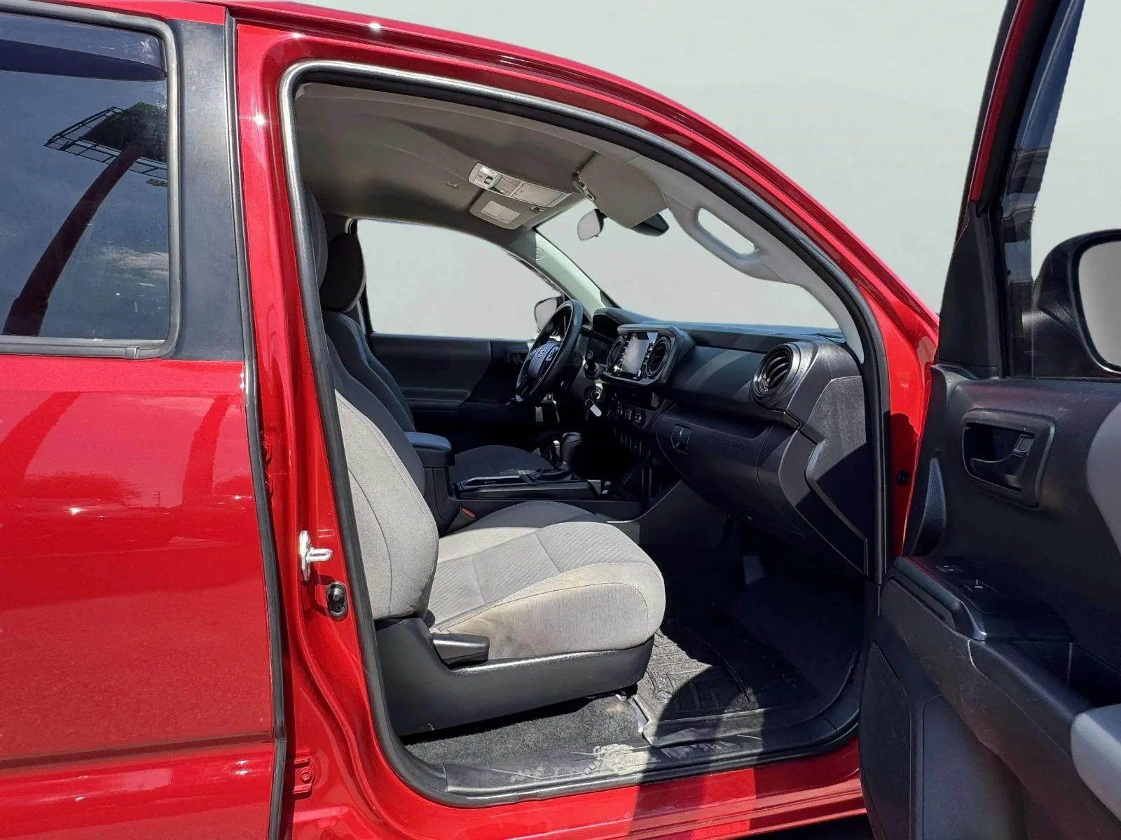 Toyota Tacoma photo 52