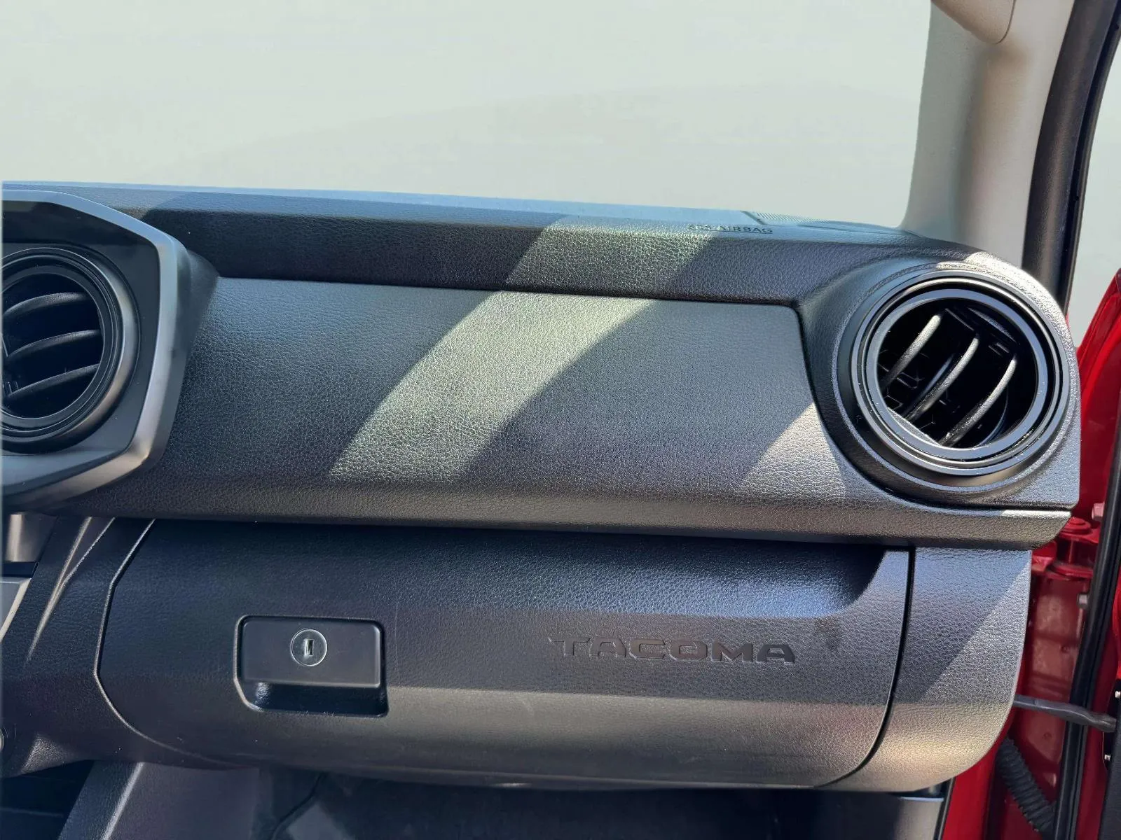 Toyota Tacoma photo 58