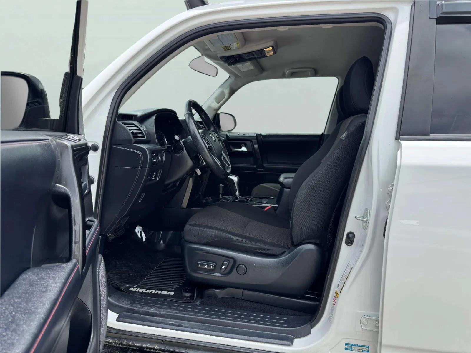 Toyota 4Runner photo 18