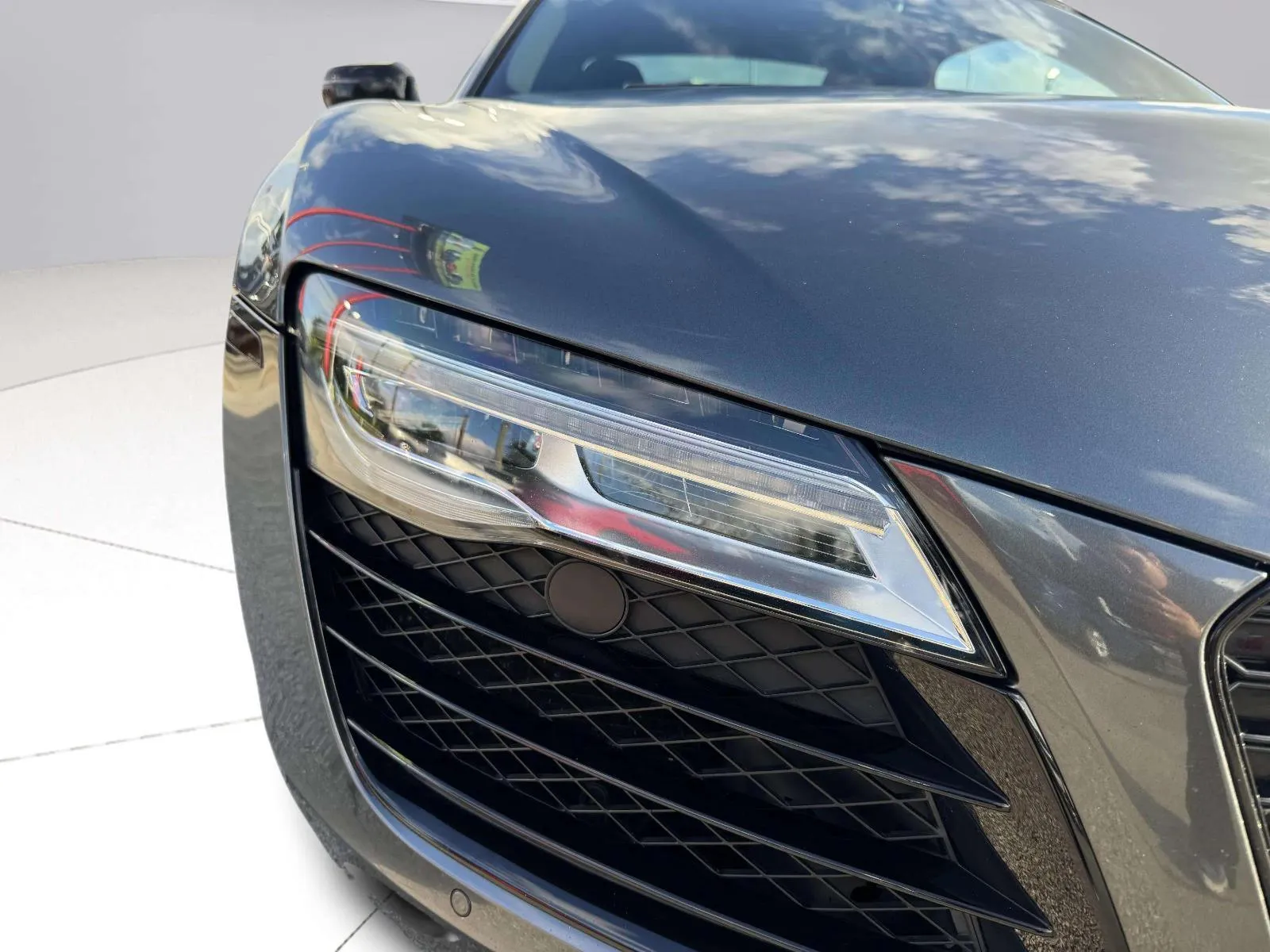 Audi R8 photo 11