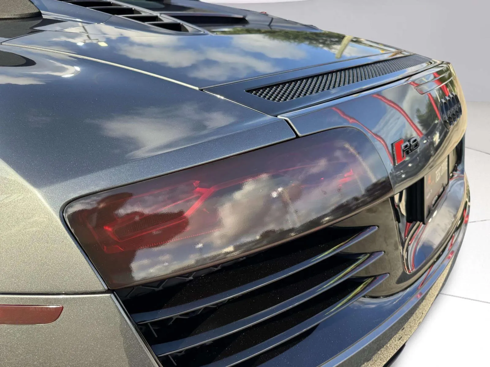 Audi R8 photo 15