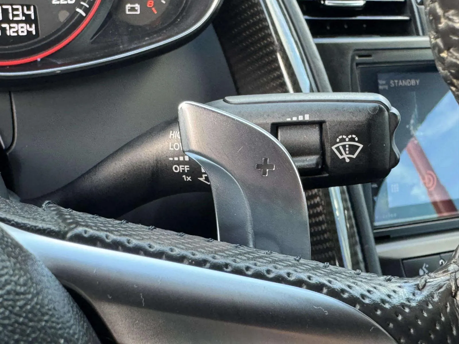 Audi R8 photo 27