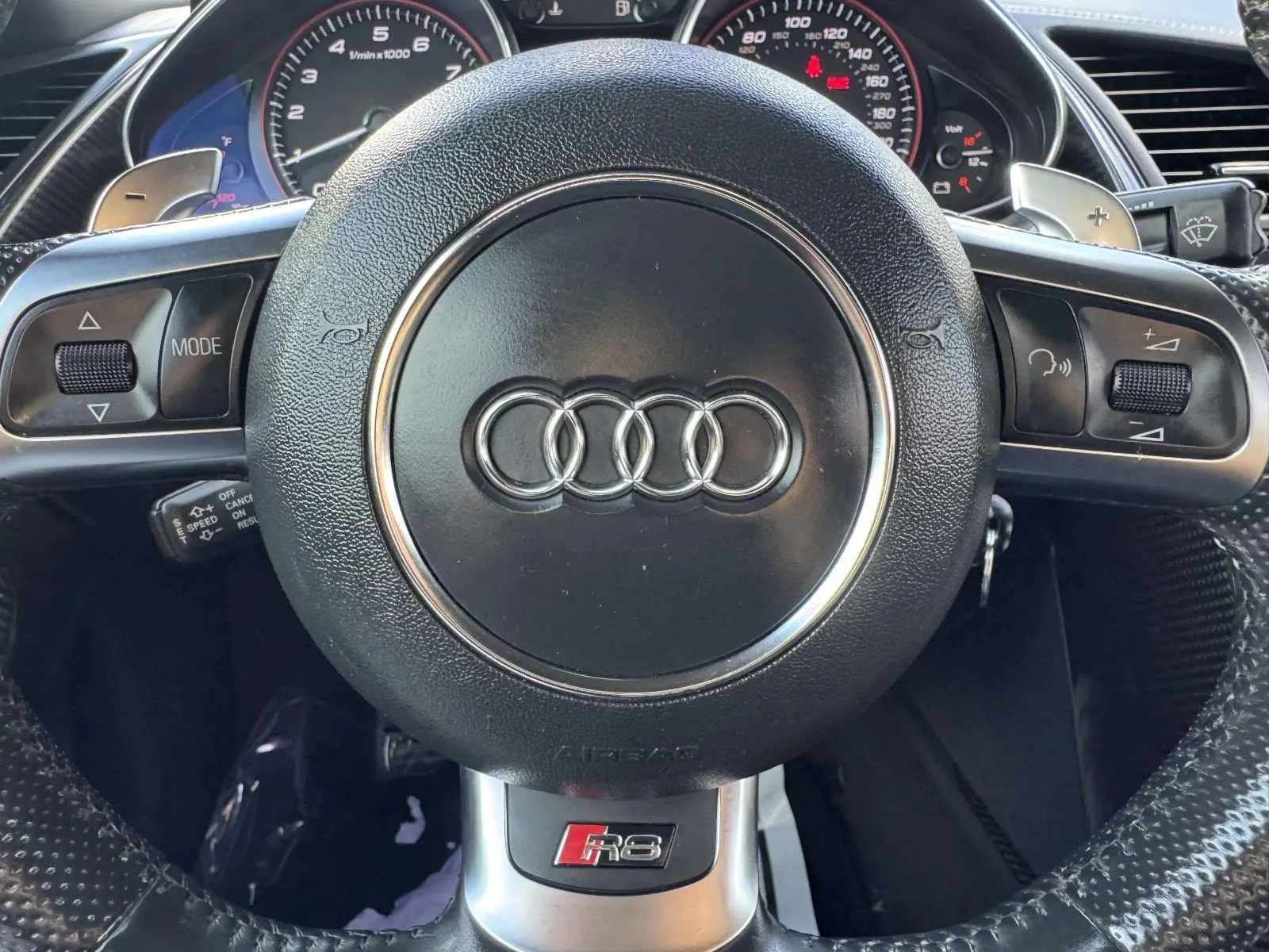 Audi R8 photo 30
