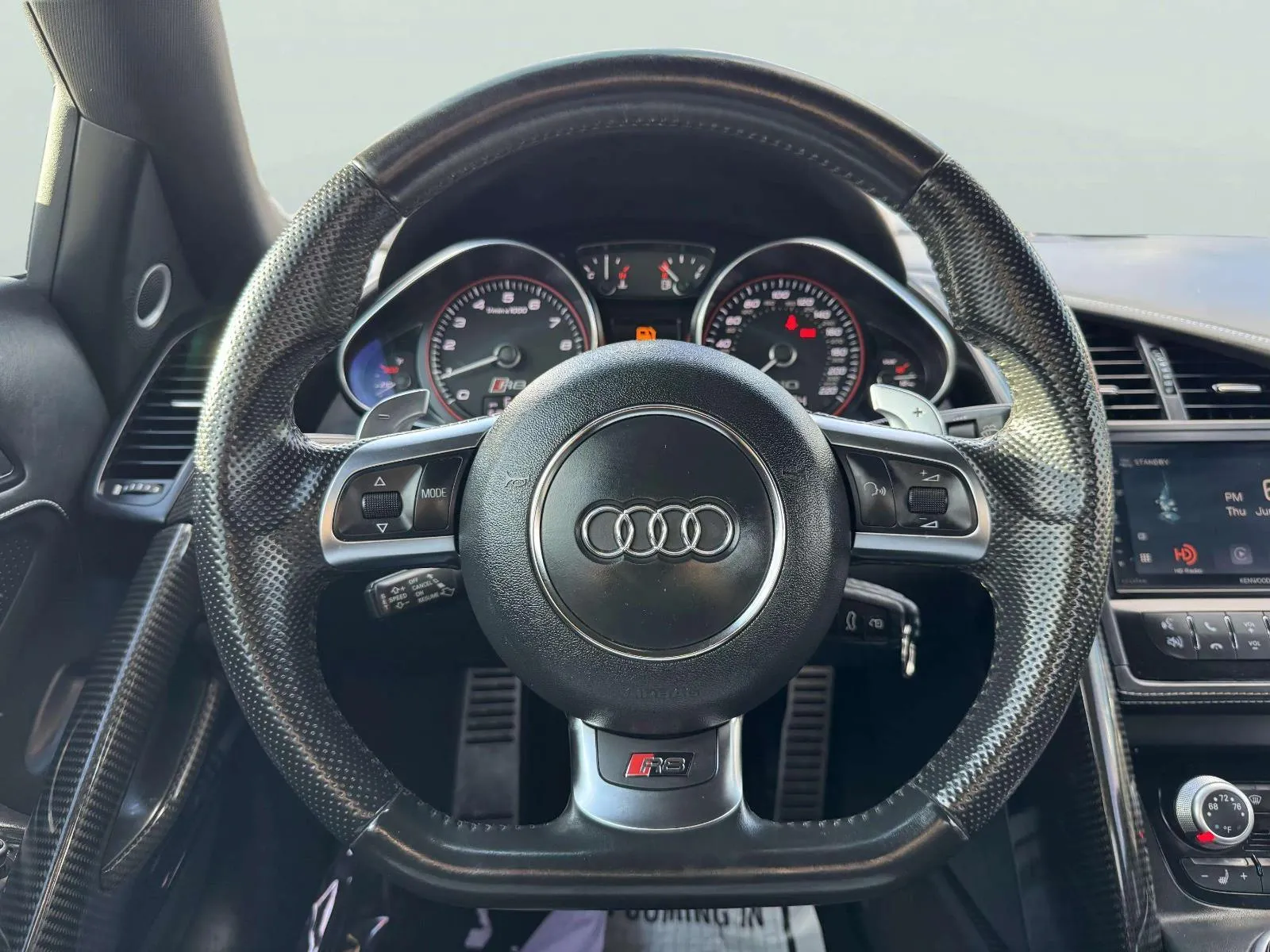 Audi R8 photo 32