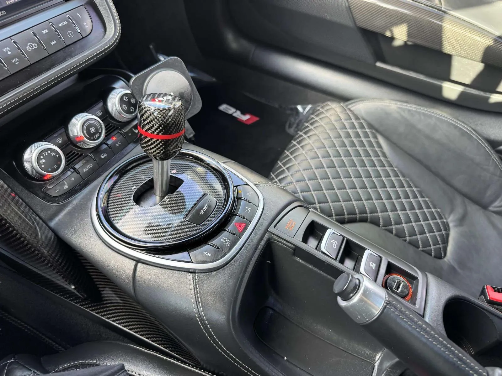 Audi R8 photo 35