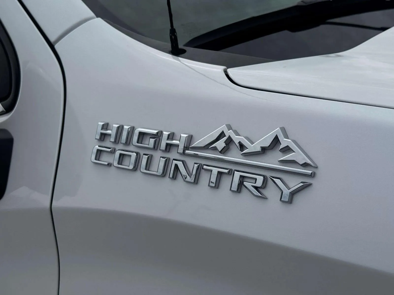 Chevrolet Silverado photo 11