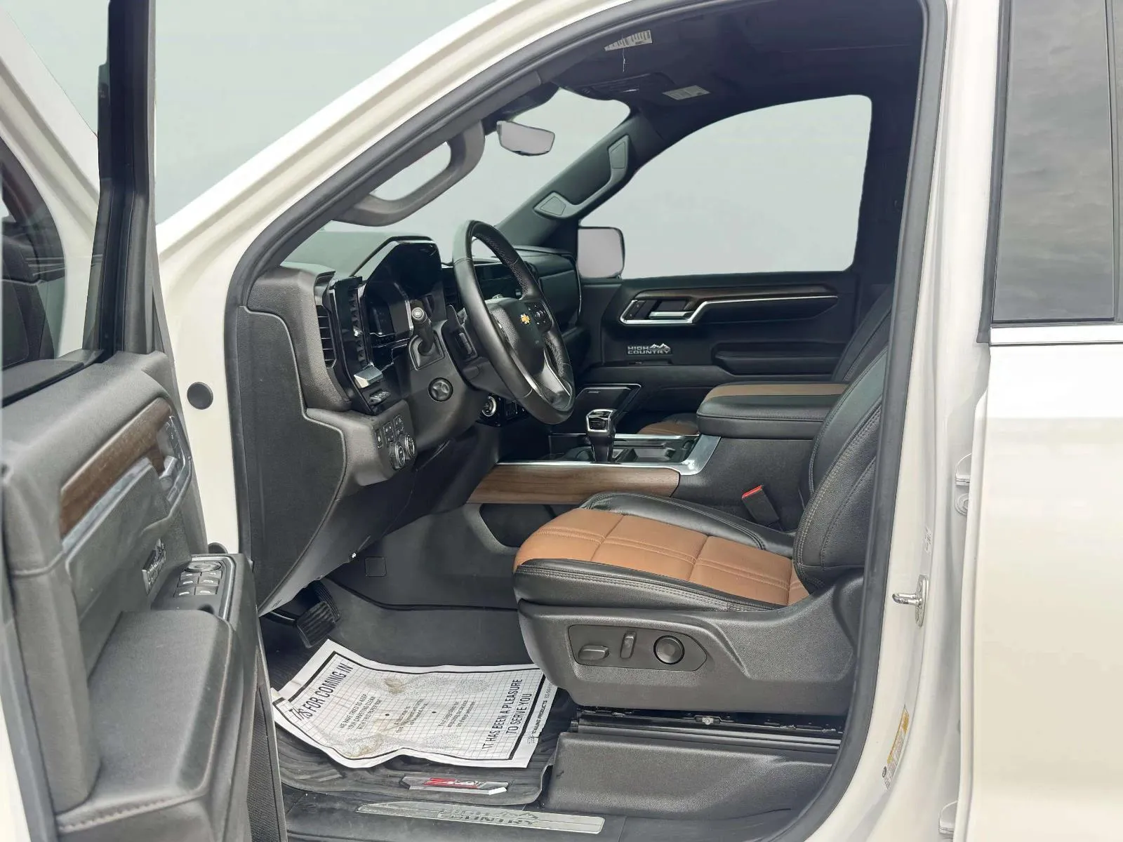 Chevrolet Silverado photo 21