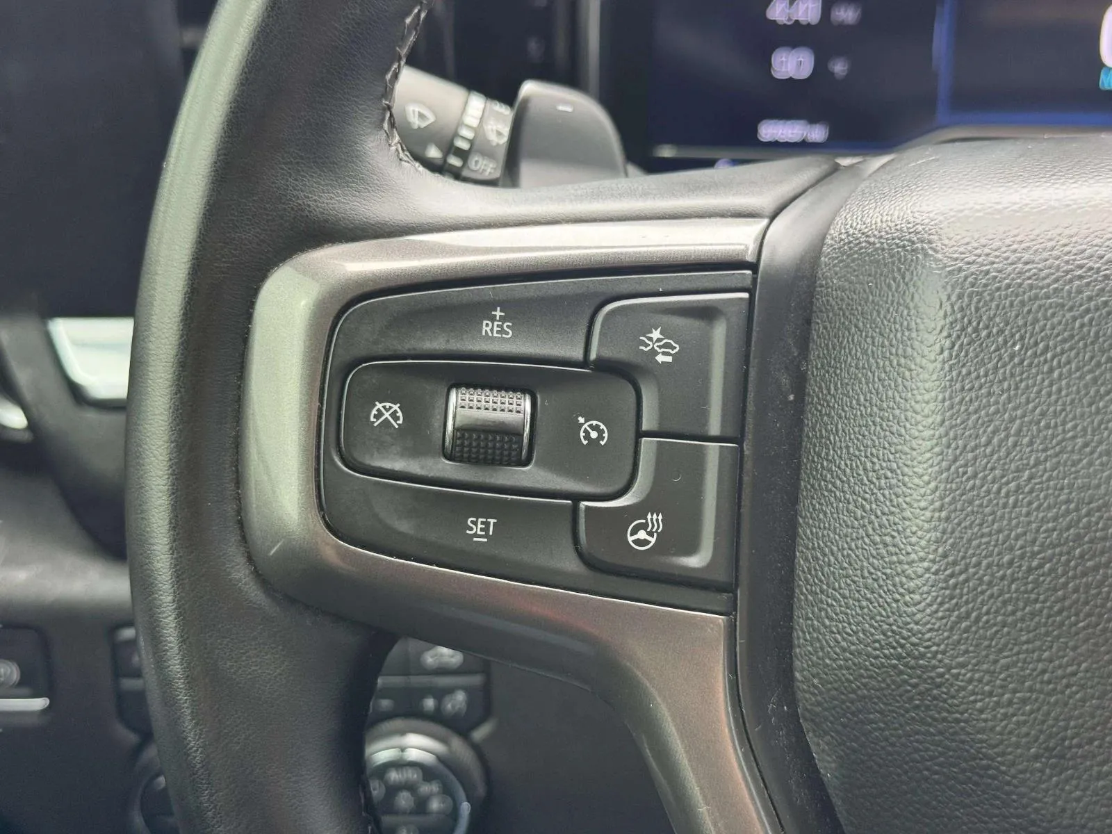 Chevrolet Silverado photo 32