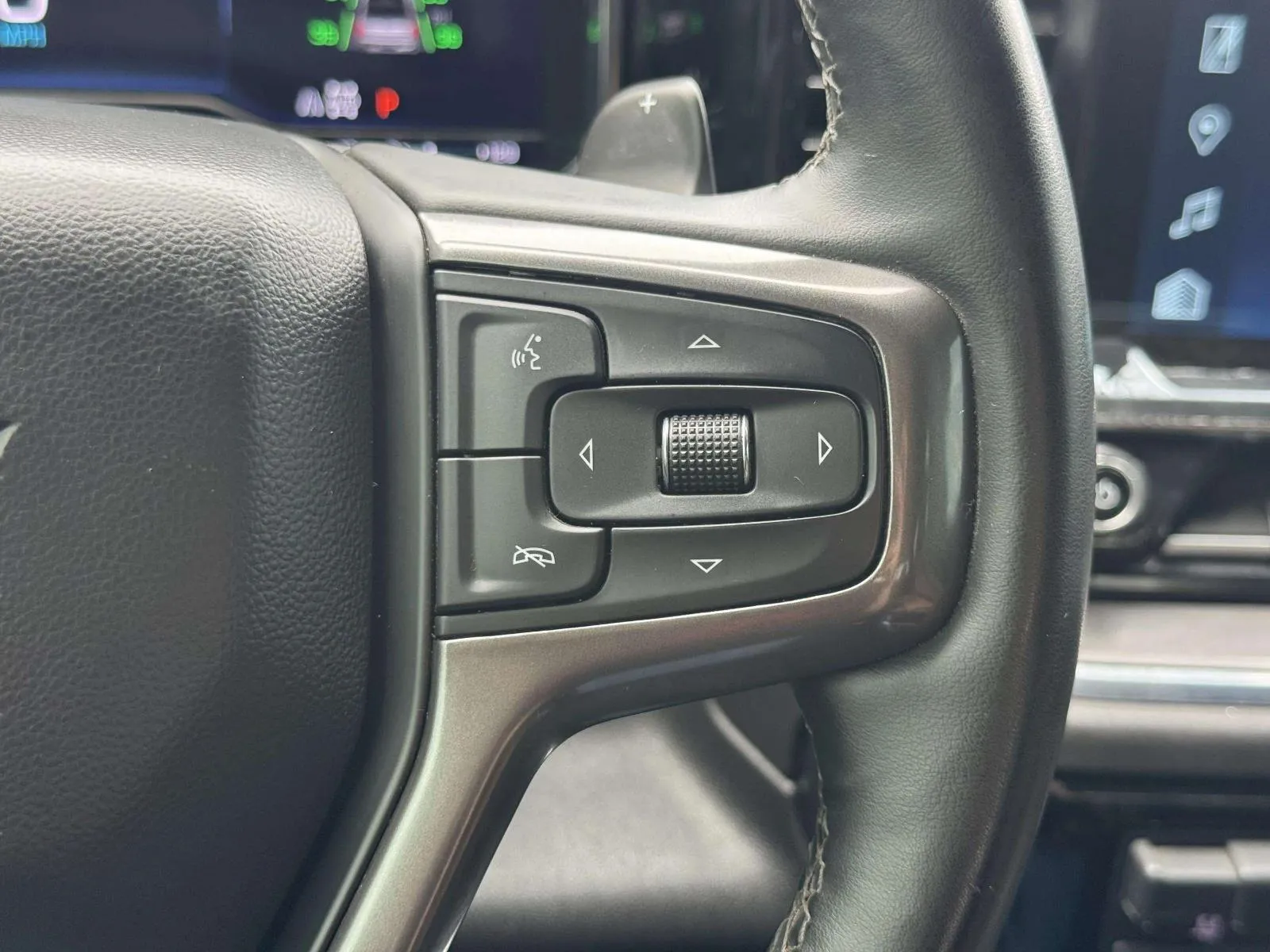 Chevrolet Silverado photo 34