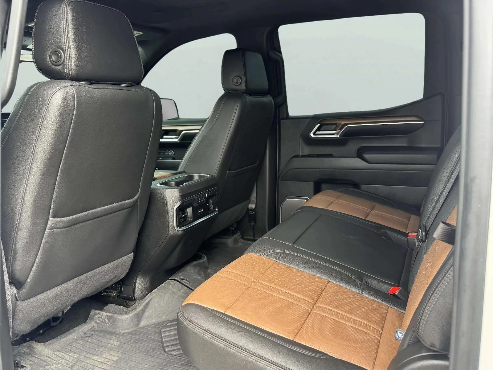 Chevrolet Silverado photo 46
