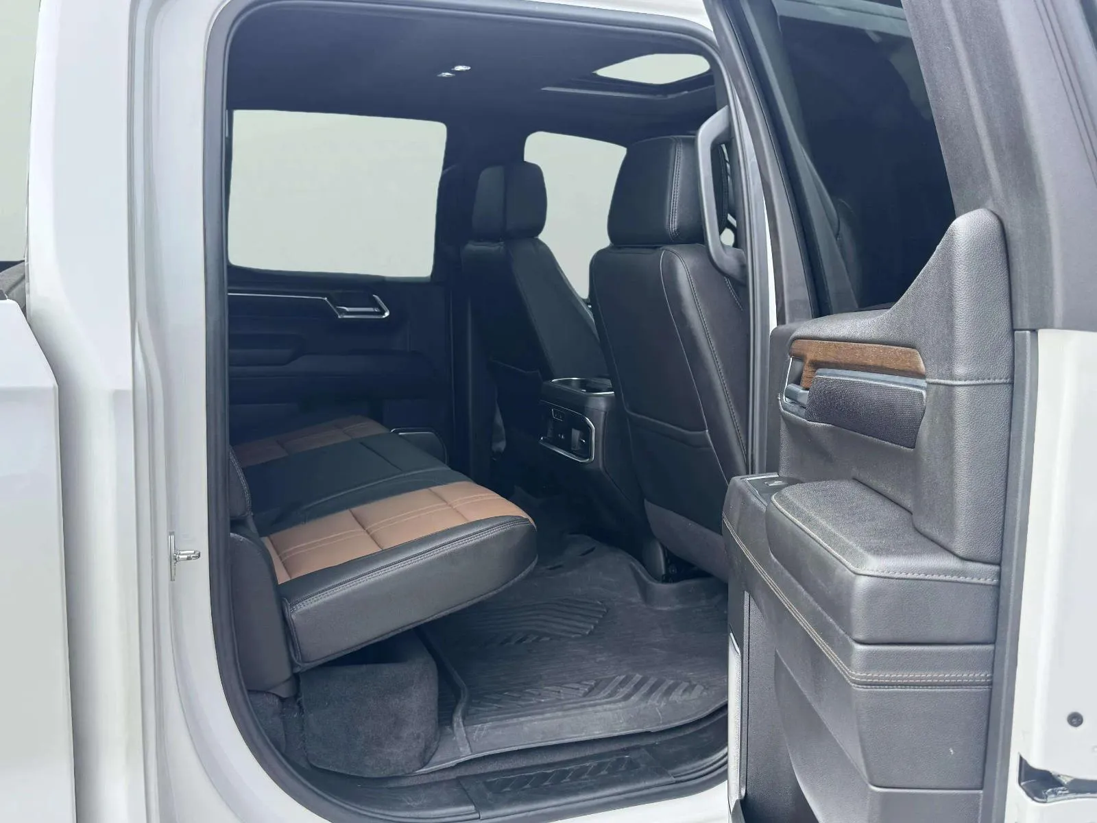Chevrolet Silverado photo 56