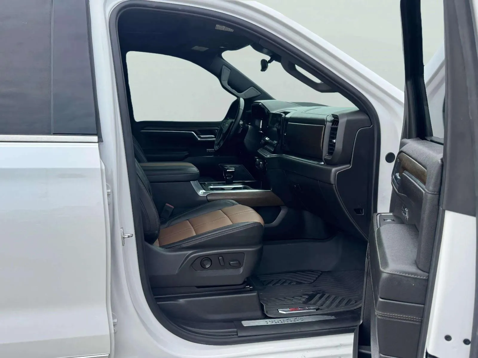 Chevrolet Silverado photo 64