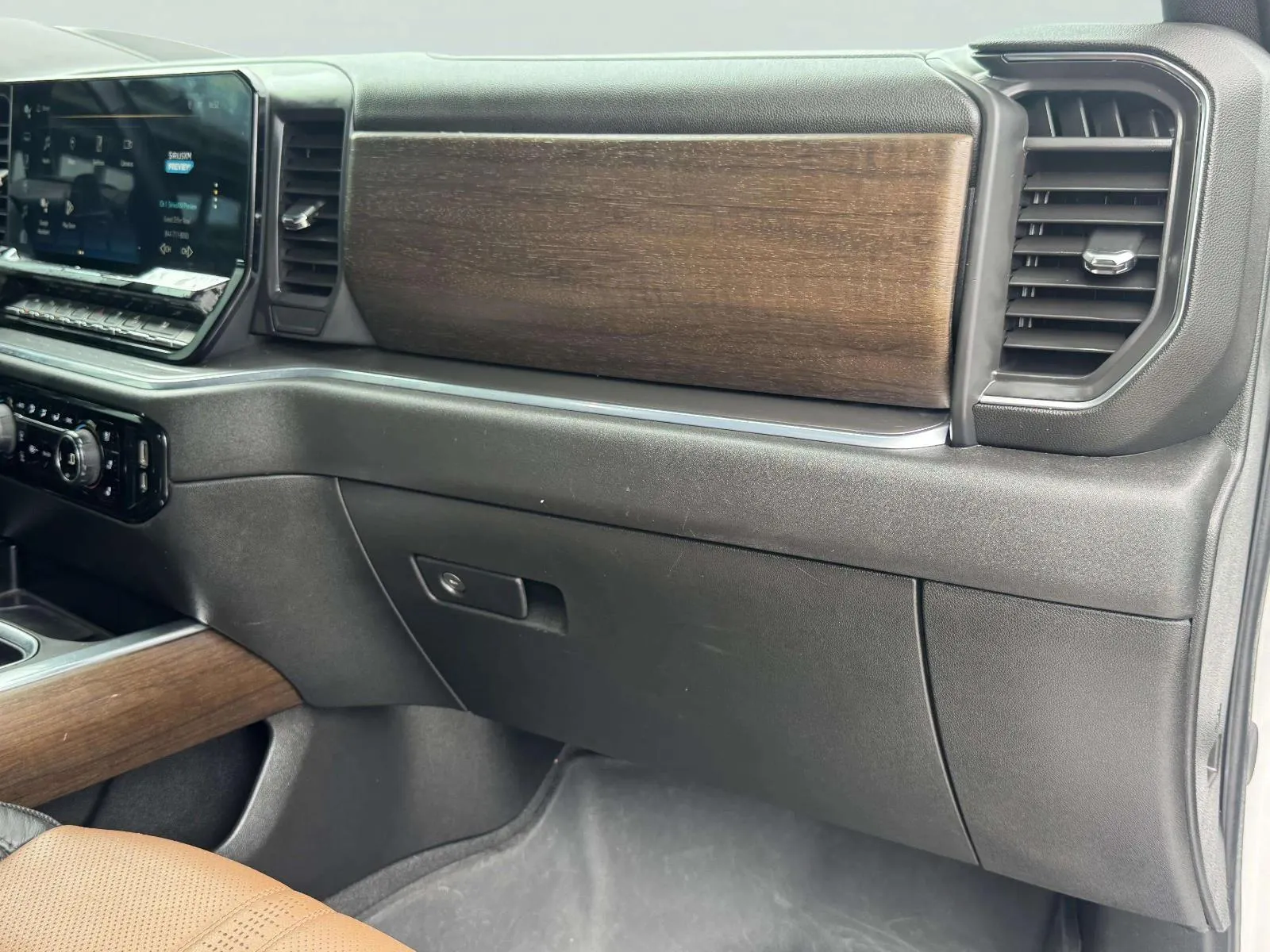 Chevrolet Silverado photo 73