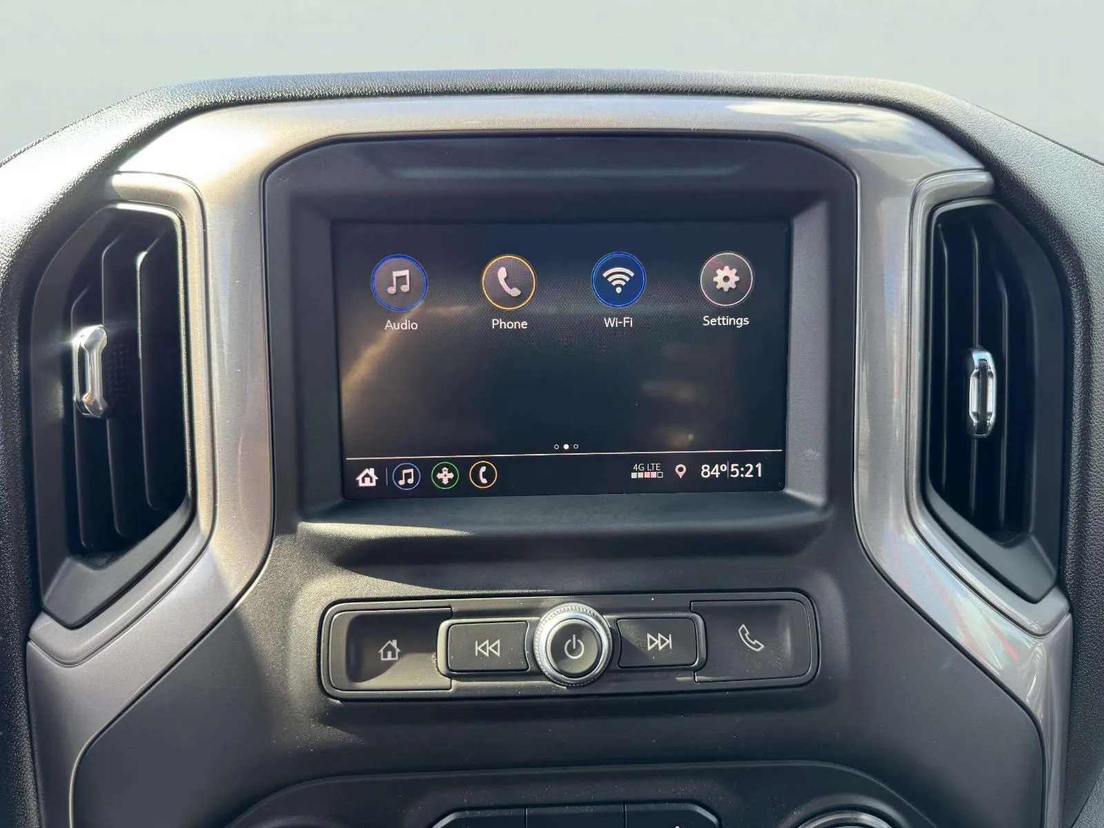 Chevrolet Silverado photo 23