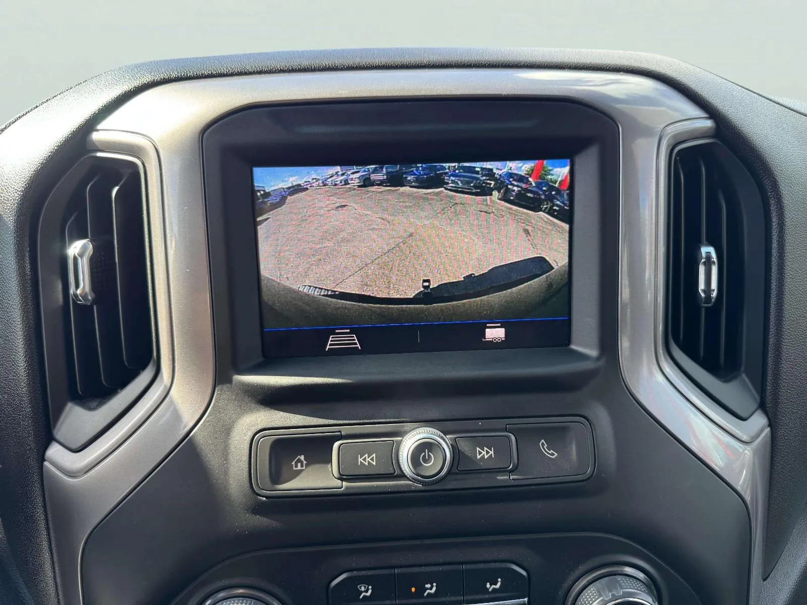 Chevrolet Silverado photo 24