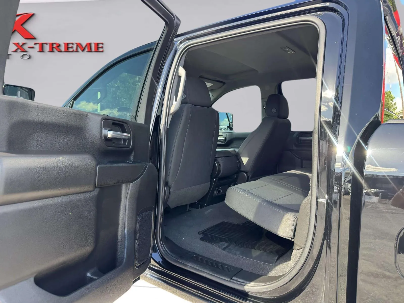 Chevrolet Silverado photo 27