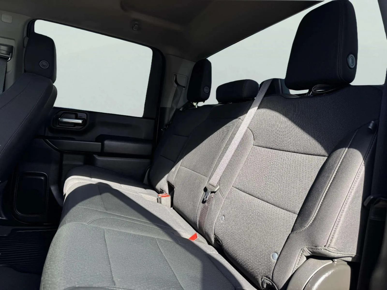 Chevrolet Silverado photo 29